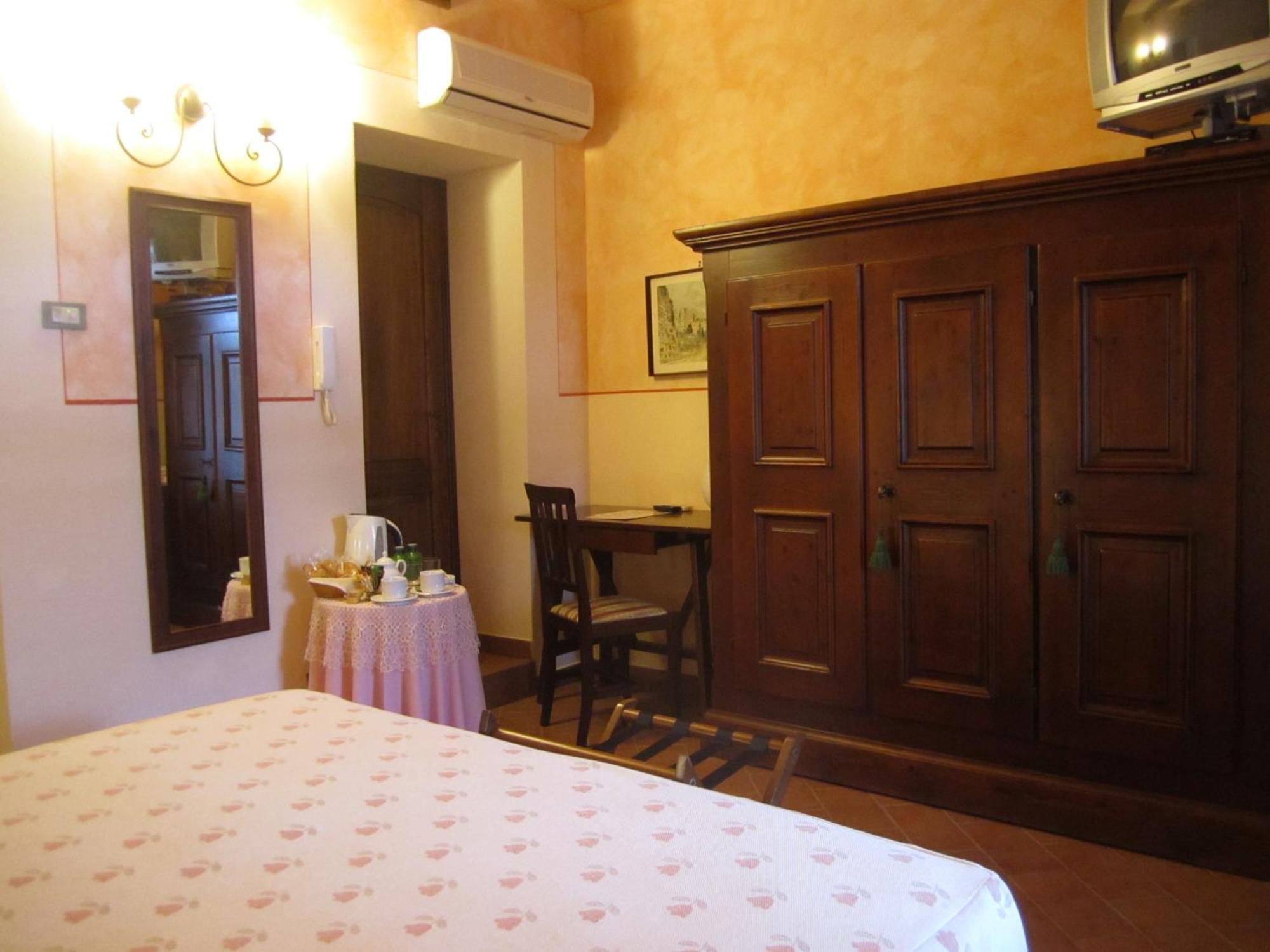 Le Volpaie Hotell San Gimignano Rum bild