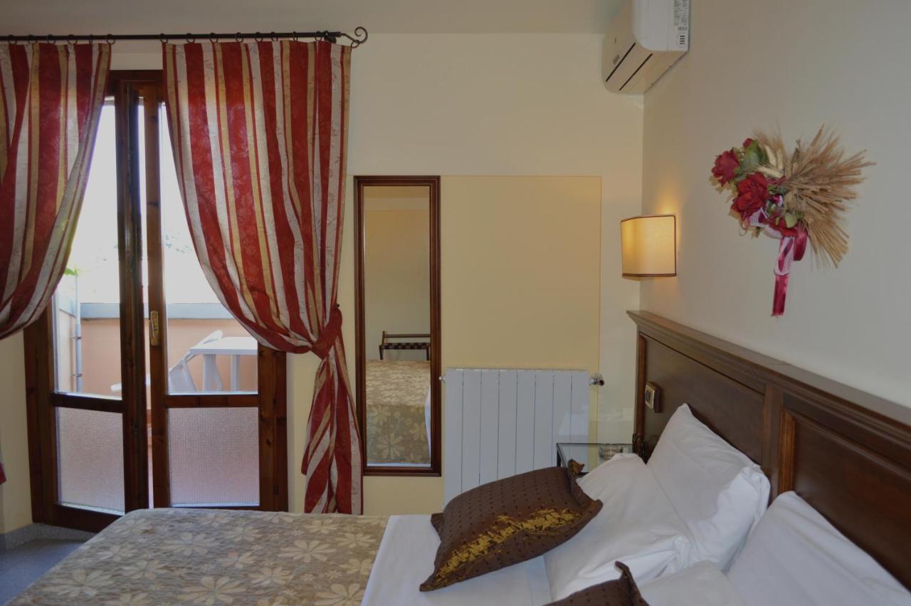 Le Volpaie Hotell San Gimignano Rum bild